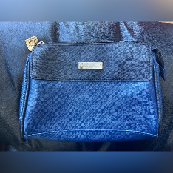 Authentic Salvatore Ferragamo zipper pouch - Picture 1 of 6